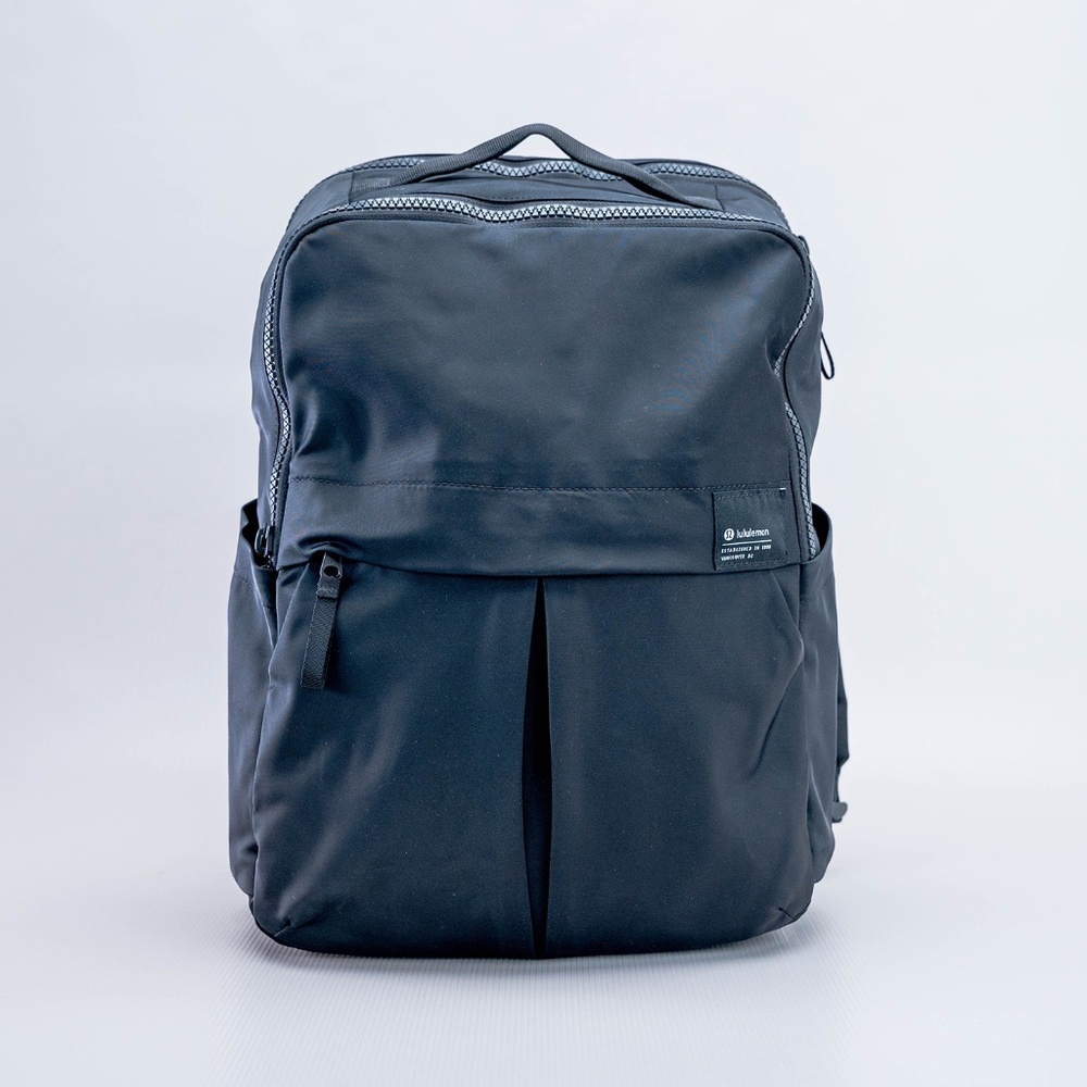 Lululemon NWT Everyday Backpack in Navy 2.0 23L
